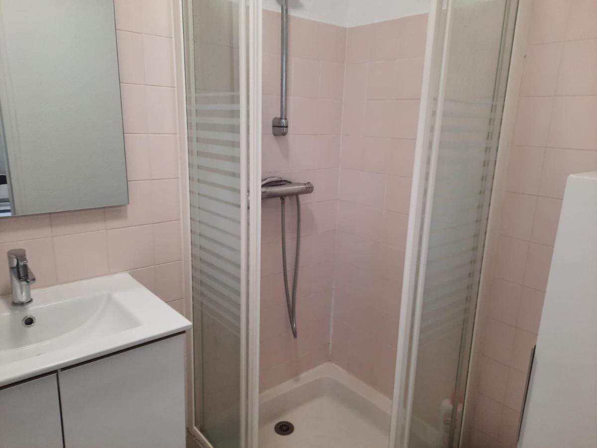 La Poterie - Appartement Avec Balcon Et Parking Prive Кемпер Экстерьер фото